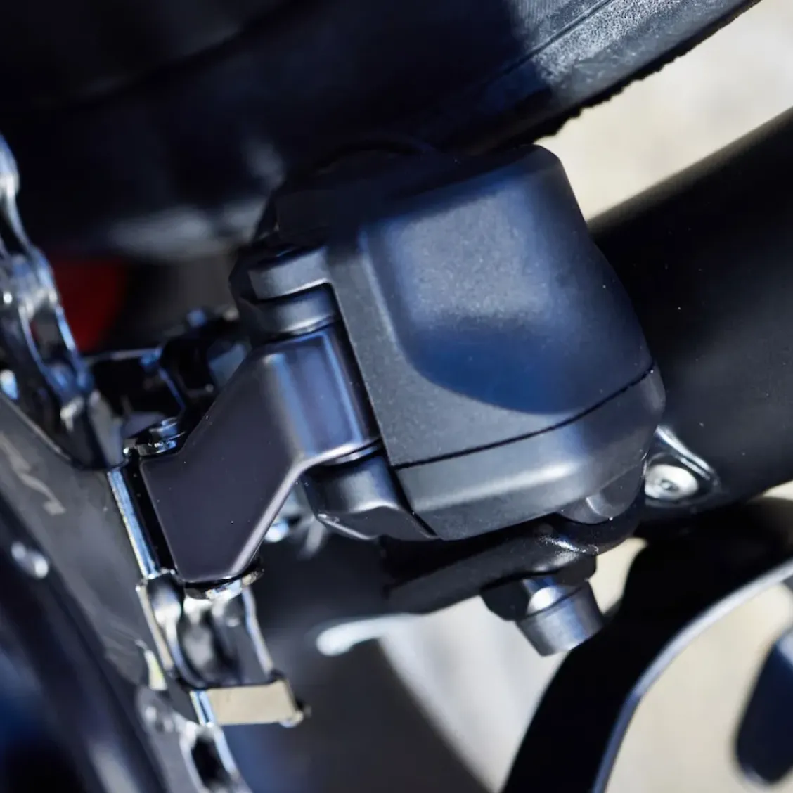 Shimano Ultegra FD-R8150 Di2 12-Speed Front Derailleur